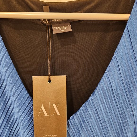 Armani NEW Beautiful Dress - Picture 5 of 5